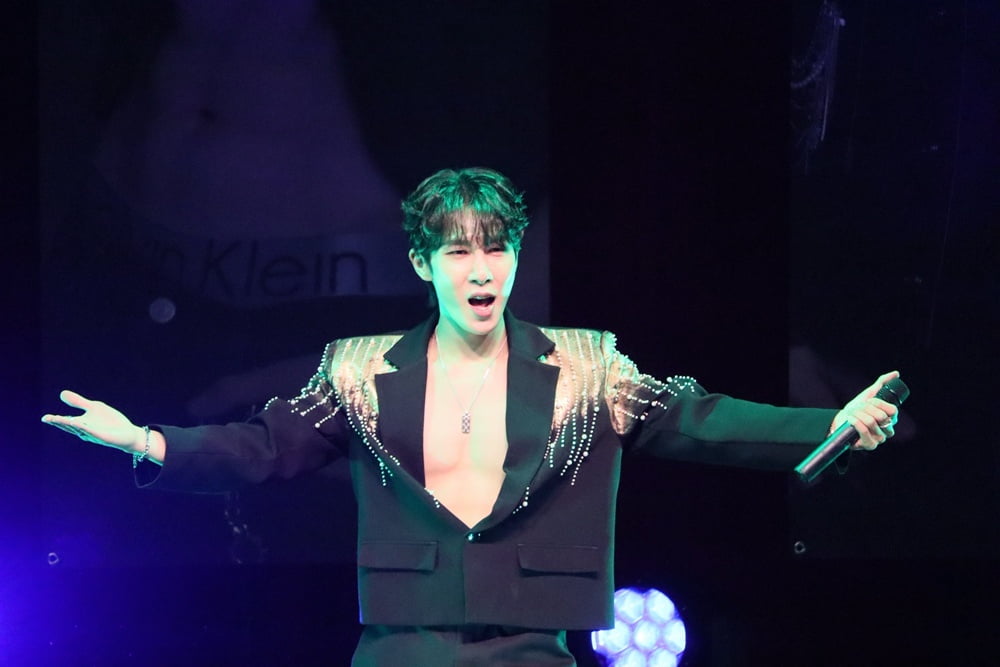 삼총사, K-트로트 새 주자…일본 사로잡았다