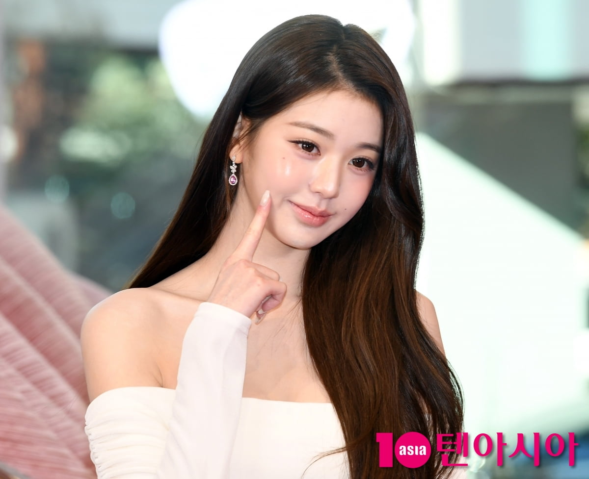 장원영, 예쁨 주의보...인형 미모 폭발[TEN포토+]