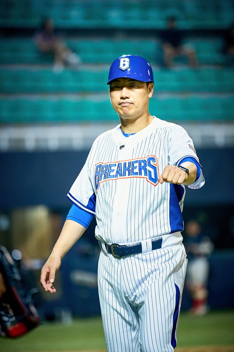 '최강야구' 4주째 0% 시청률 굴욕 당했는데…'잡도리 소통' 장성호, 정면돌파 선언