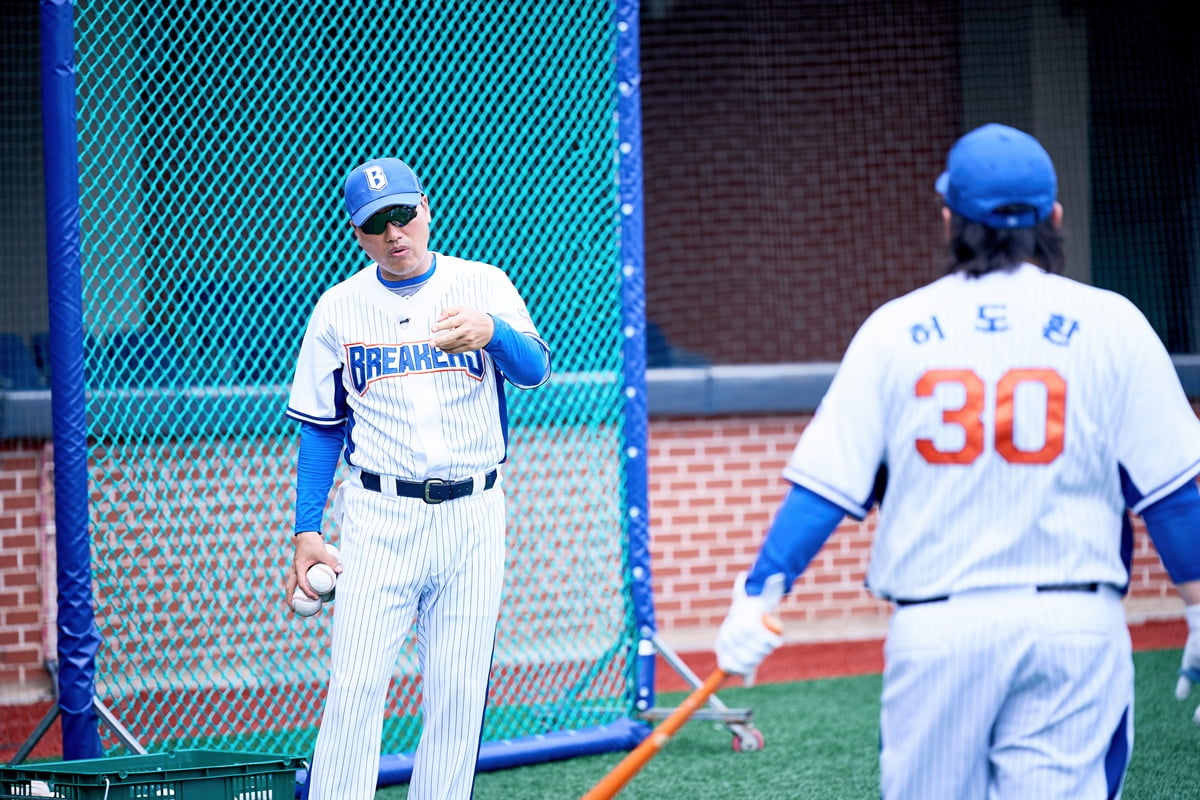 '최강야구' 4주째 0% 시청률 굴욕 당했는데…'잡도리 소통' 장성호, 정면돌파 선언