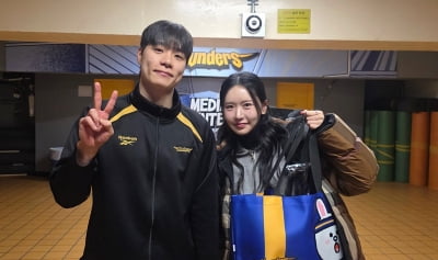 13년 전 'K팝스타' 출연해 인기 끌었던 유명 여가수, 프로농구 선수와 다정한 투샷 공개