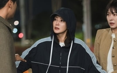 김희선, 이런 패션은 처음이야…후줄근한 변장에도 얼굴은 그대로네 ('다음생은')