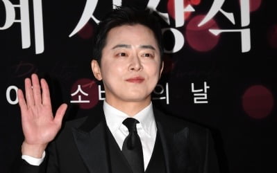 '거미♥' 조정석, 결혼 8년 차에 벅찬 소식 알렸다…대중이 뽑은 '올해의 배우' 선정