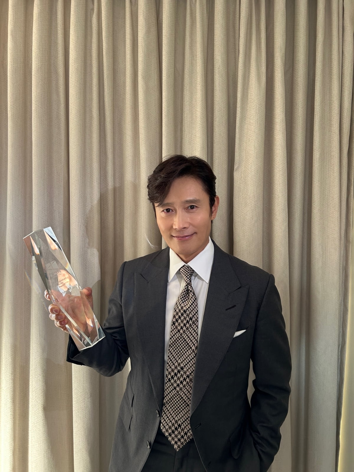 [공식] 이병헌, 나이 55세에 또 경사 생겼다…'KALH Honors' 초대 수상자 