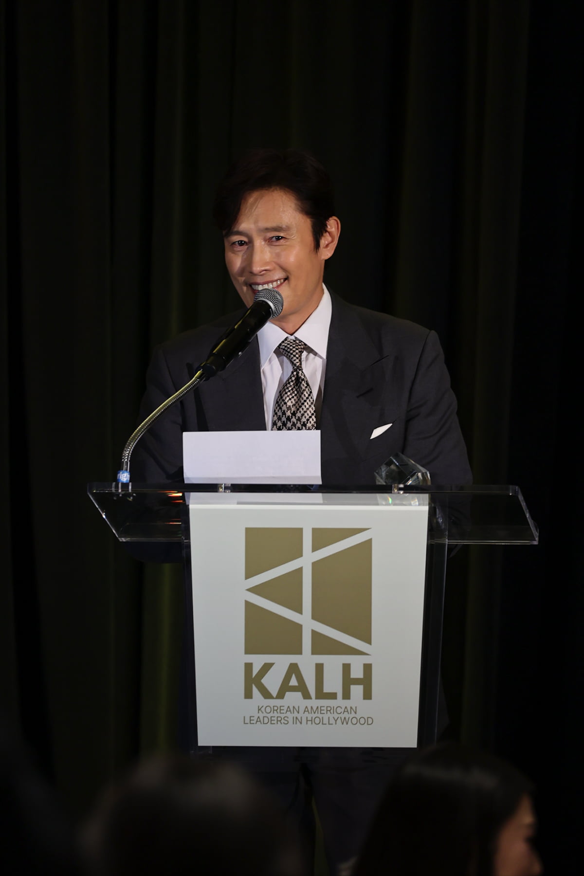 [공식] 이병헌, 나이 55세에 또 경사 생겼다…'KALH Honors' 초대 수상자 