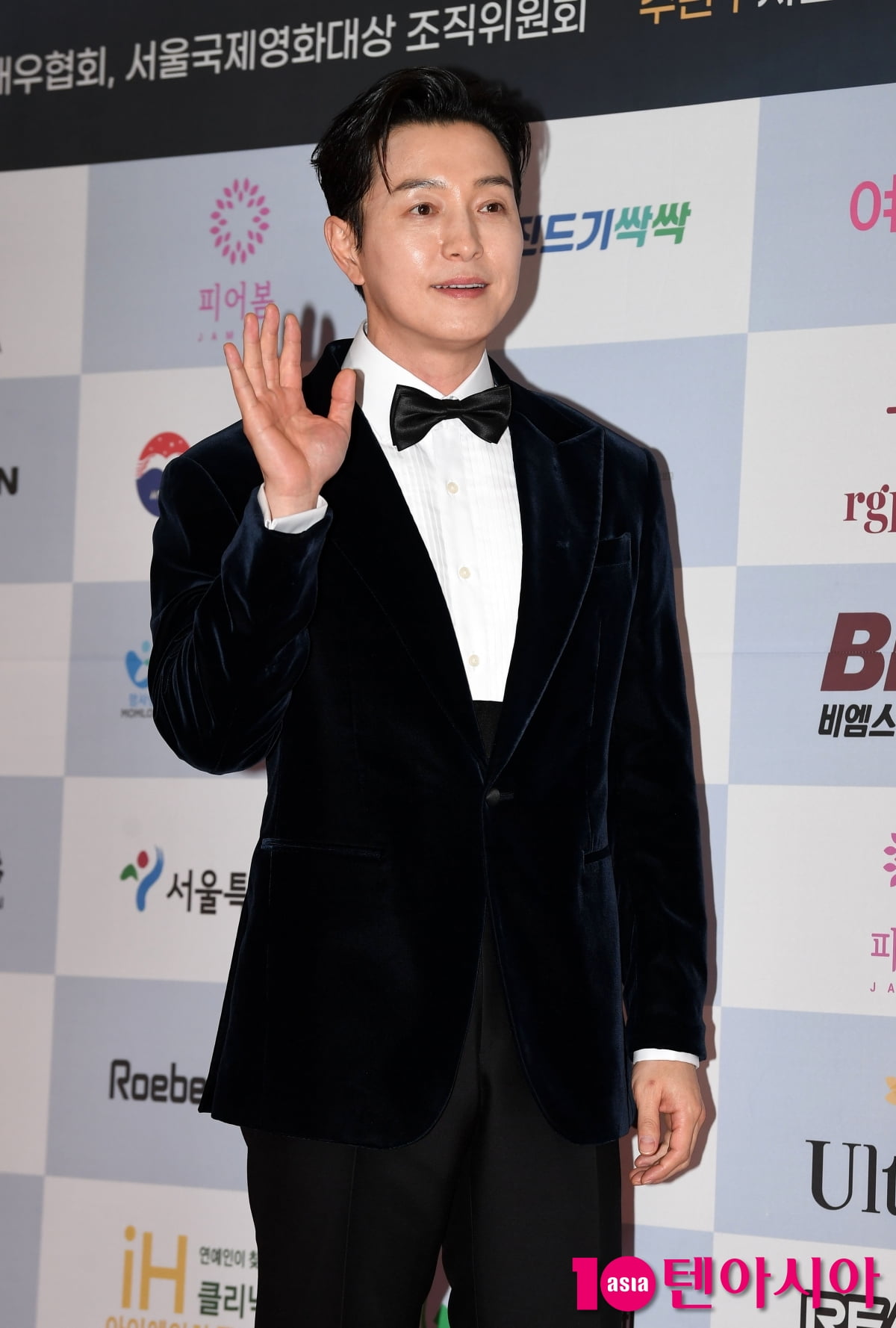 정성일, 깔끔한 턱시도[TEN포토]