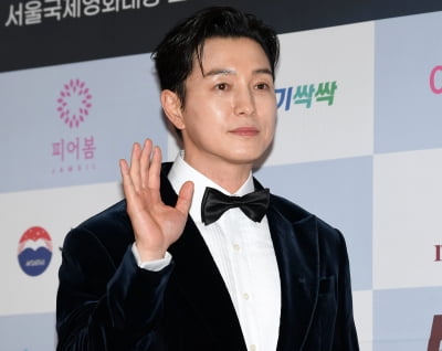 정성일, 깔끔한 턱시도[TEN포토]