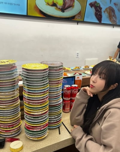 떡볶이 1000인분 먹는 쯔양, 초밥으로 탑 쌓았다…어묵 66개 먹고 벌어진 일