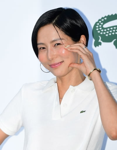 [종합] 김나영, 가정사 밝혀졌다…"엄마가 두 명이고 아빠가 두 명인 건 오히려 행운" ('퍼즐트립')