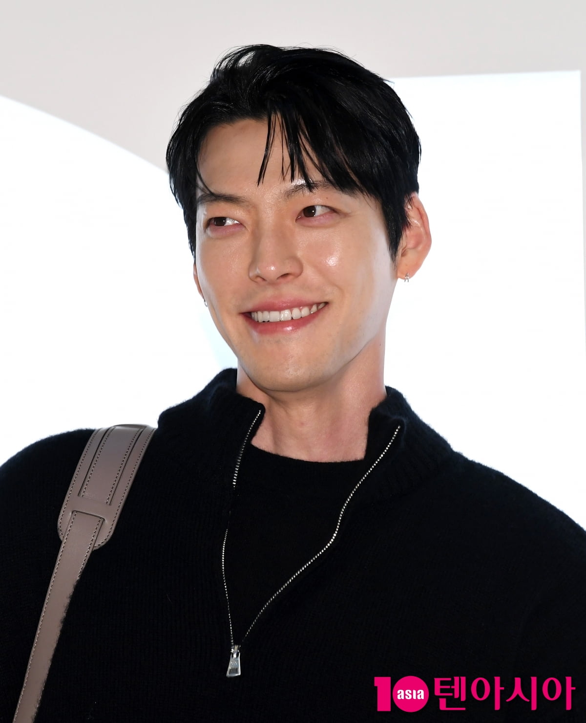 김우빈, 결혼 일주일 앞둔 새신랑[TEN포토]