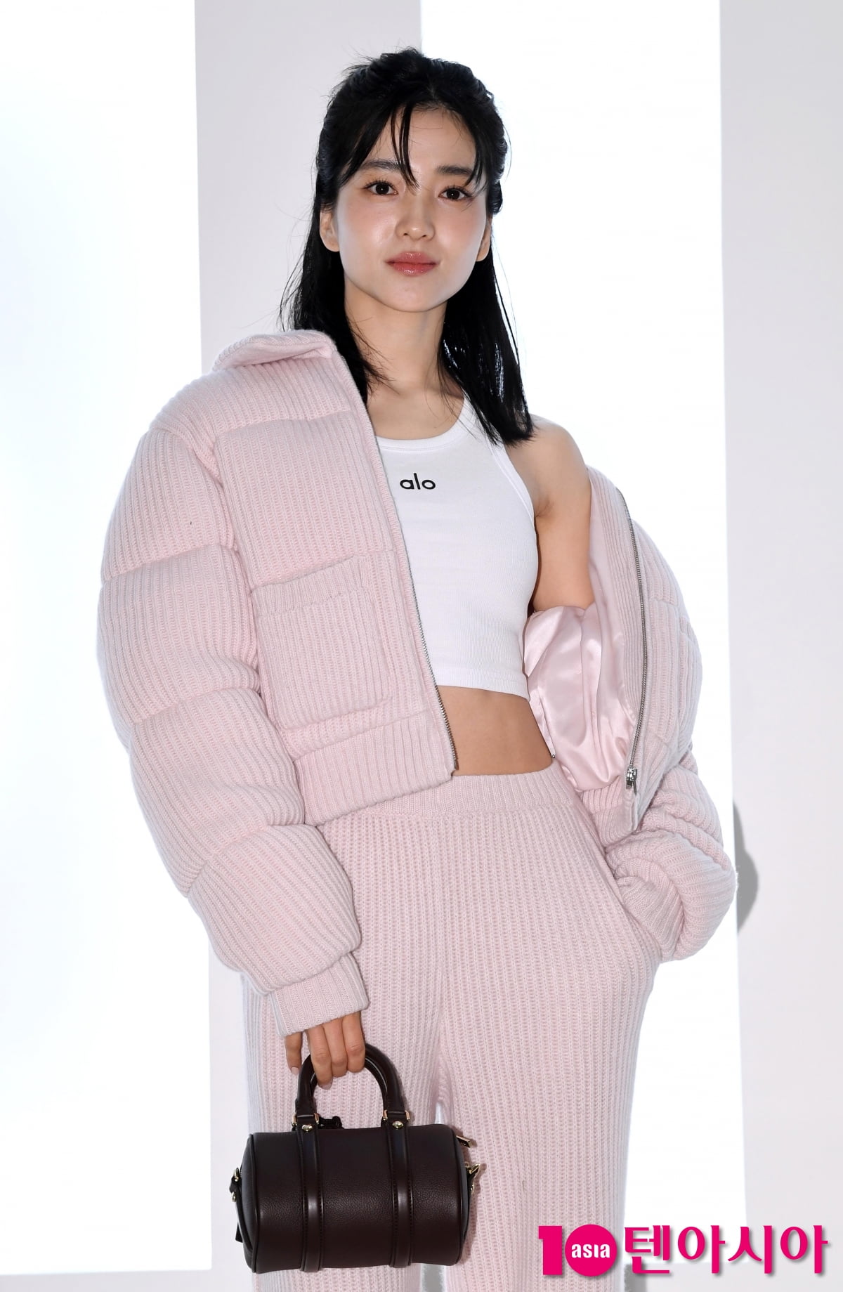 김태리, 핑크빛 꽃미소...살짝 보이는 복근[TEN포토+]