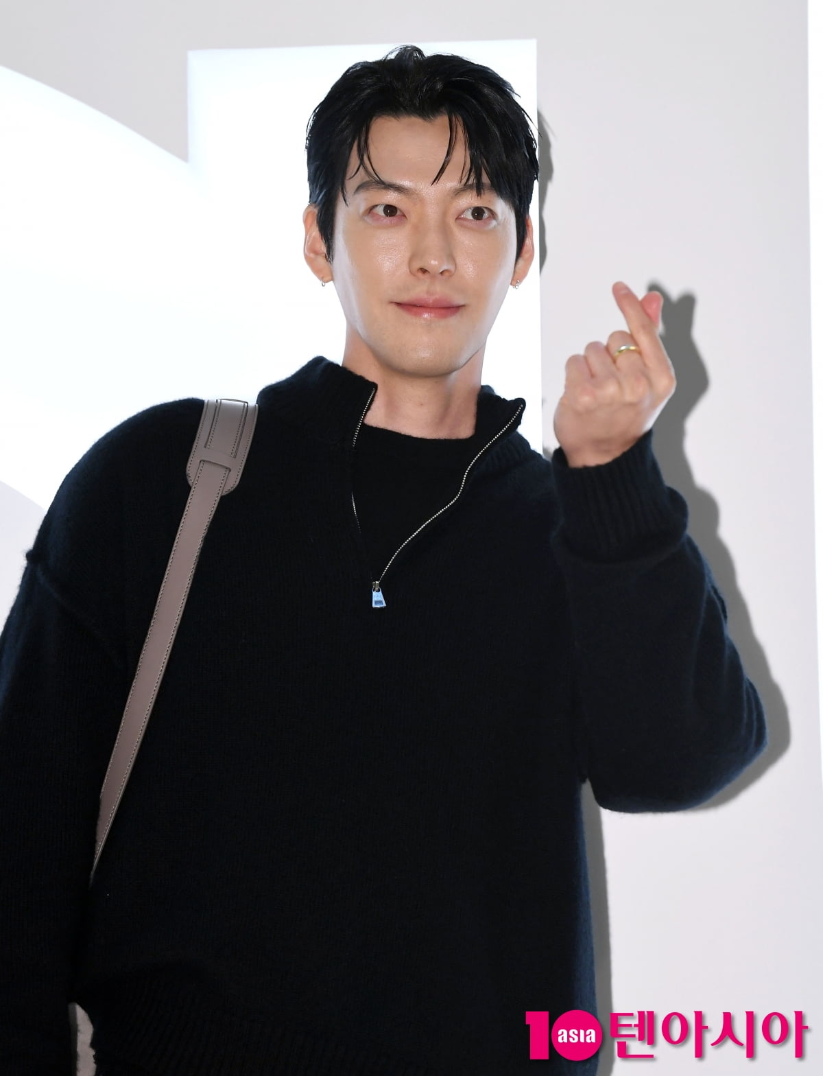 김우빈, ♥신민아 사랑꾼 다 이루어질지니[TEN포토+]