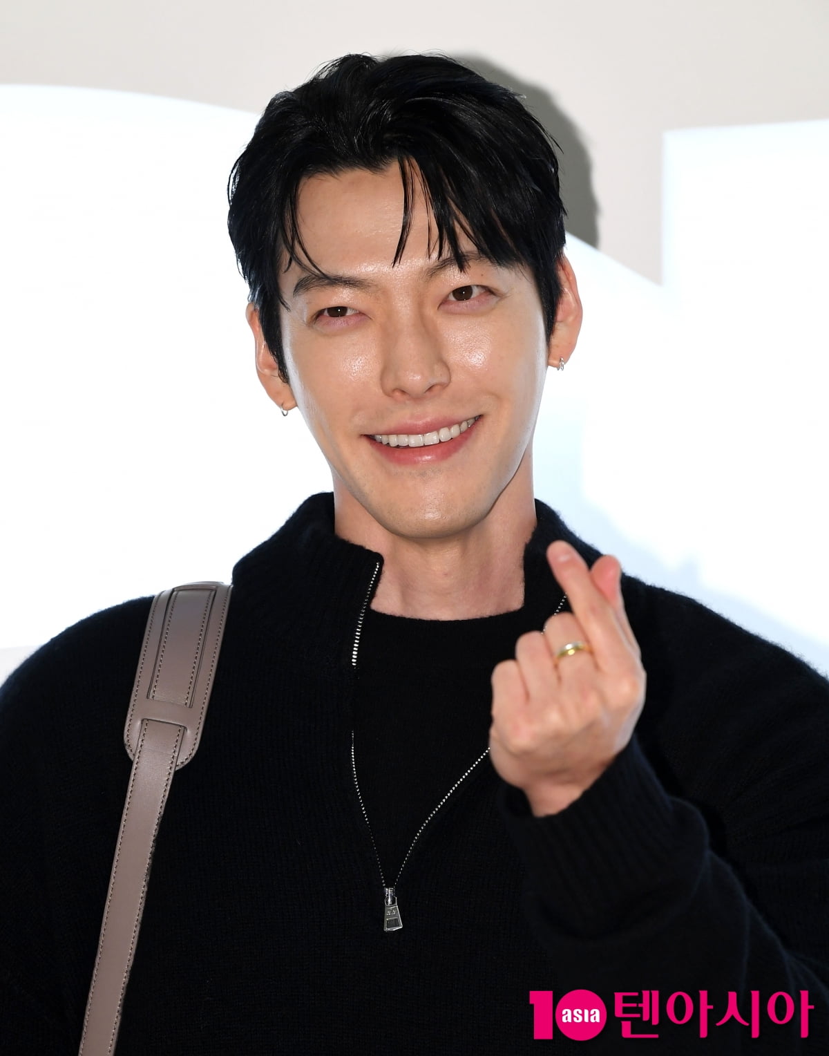 김우빈, ♥신민아 사랑꾼 다 이루어질지니[TEN포토+]