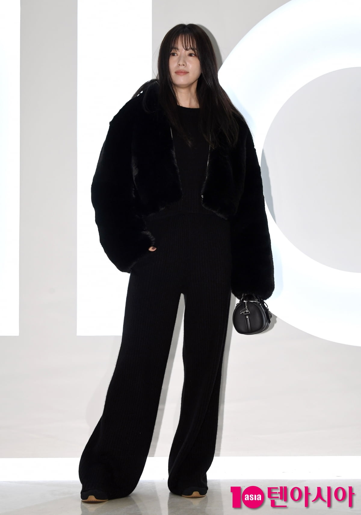 한효주, 수수한 화장에도 빛나는 미모[TEN포토+]