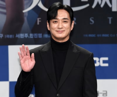 장서희와 ♥핑크빛은 어쩌고…이재황, 5년 공백에 입 열었다 "어학연수 다녀와 가게 운영 중" ('첫번째')