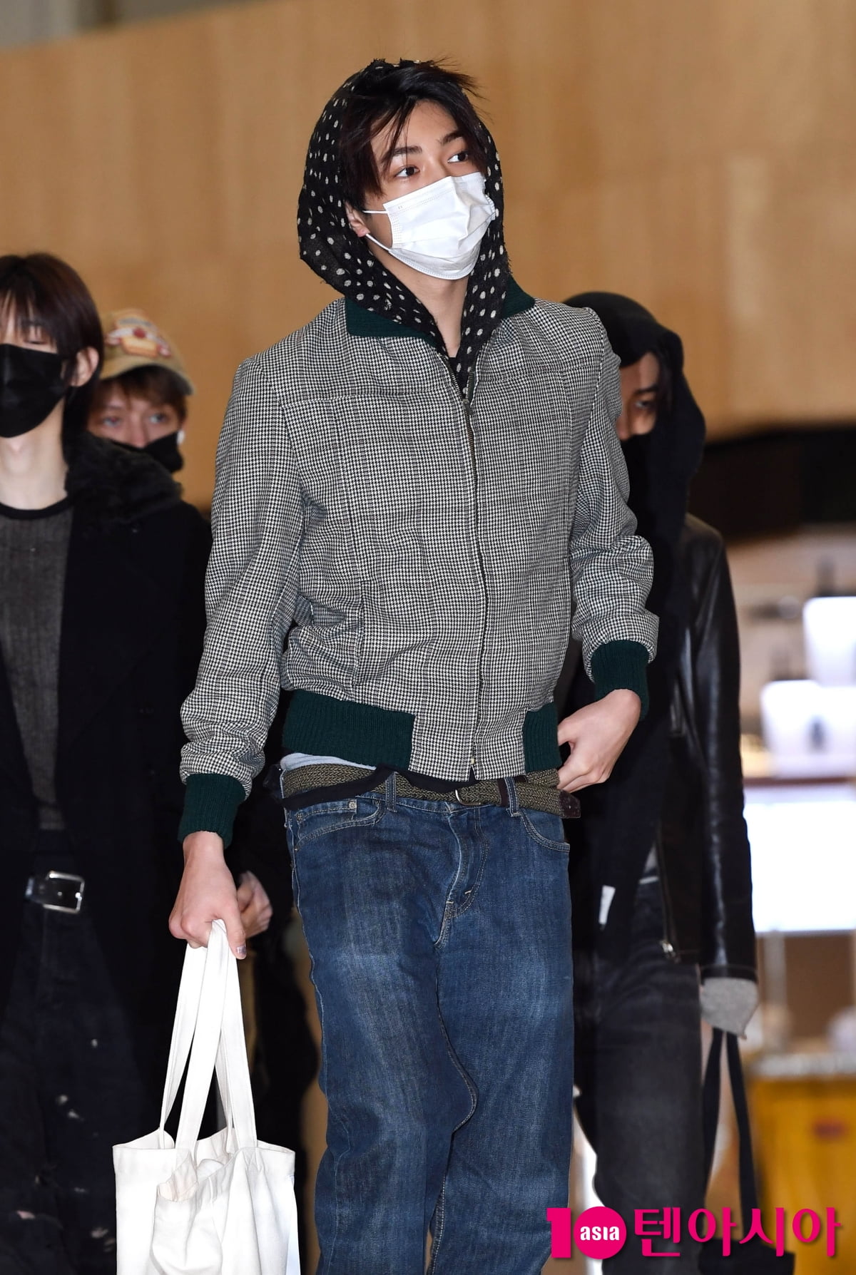 코르티스 건호, 비주얼 막내 짙은 이목구비[TEN포토]