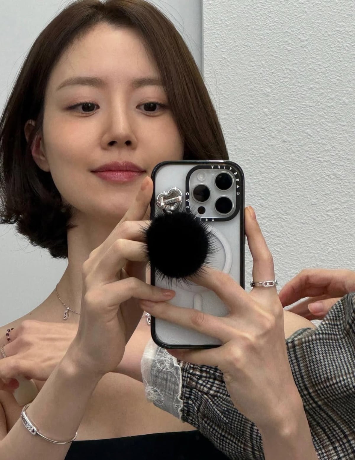 사진 = 문채원 인스타그램