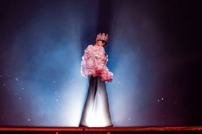 지드래곤, '라이브 논란' 의식했나…태양 "목 푸는 법 물어봐, 20년 만 처음"