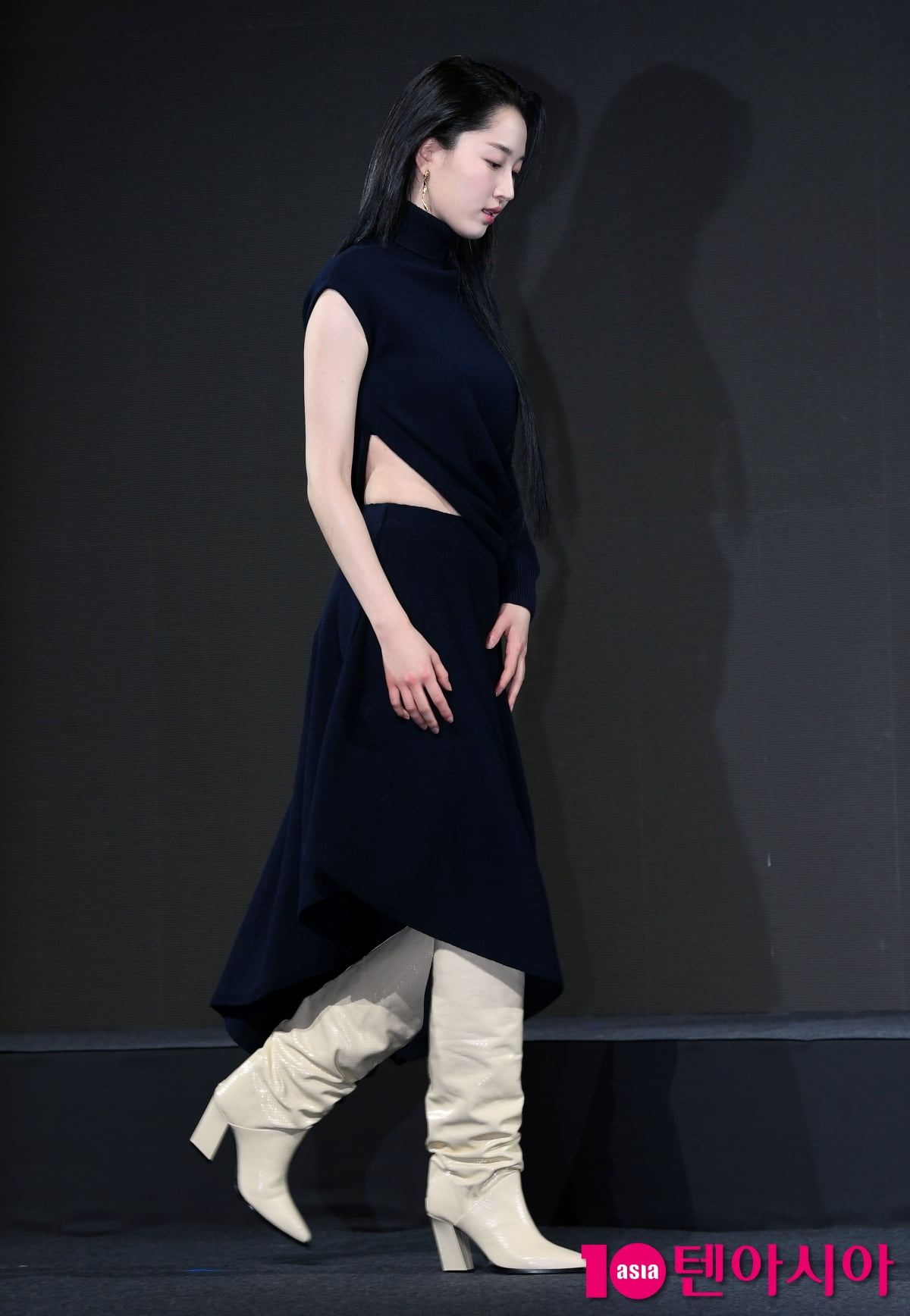 원지안, 등장부터 아찔하네...한줌 허리[TEN포토+]