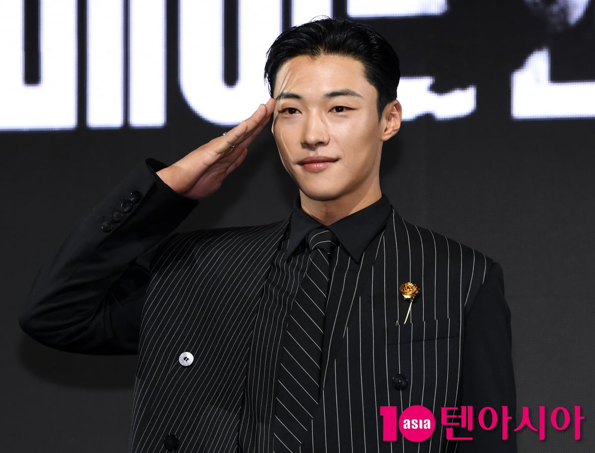 우도환, 각잡힌 거수경례 하는 군인역활[TEN포토+]