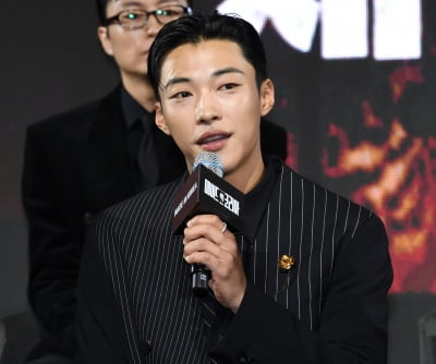 ディズニープラス新作『メイド・イン・コリア』制作発表会にウ・ドファンが登場