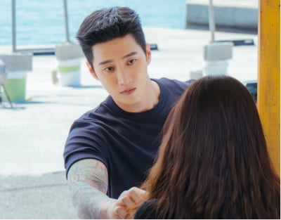 안보현, 14년 만에 결별 후 '1살 연하' 이주빈과 ♥핑크빛…"귀여운 모습이 매력적" ('스프링')