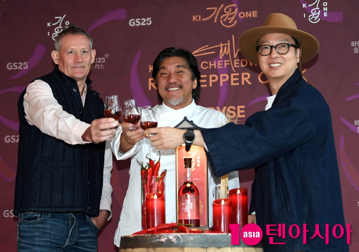 앤드류 샌드-에드워드 리-도정한, 건~배[TEN포토]