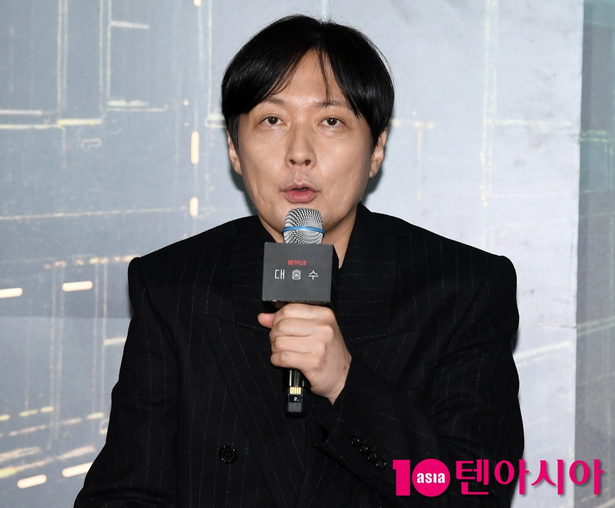 김병우 감독, ♥함은정과 결혼 '대홍수' 공개 겹경사[TEN포토]