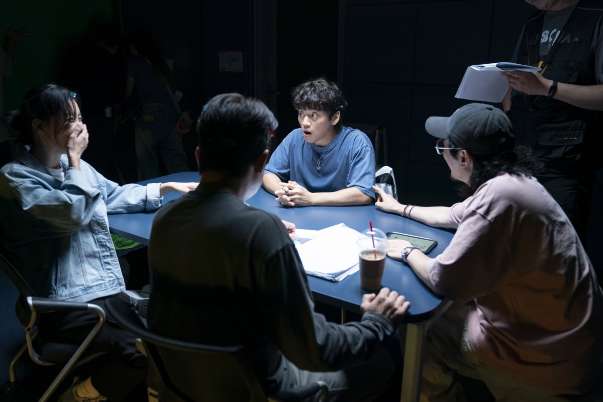 허성태, 한겨울 야산에서 3박 4일 속옷 차림 뜀박질도 했다…"모든 리허설 시간 곤욕"('정보원')