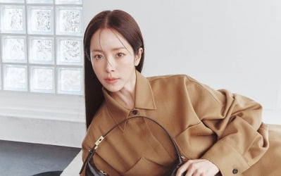 한지민, ♥최정훈과 1년째 연애 중이라더니…"가장 중요한 건 신뢰, 어렵게 만들어져" [화보]