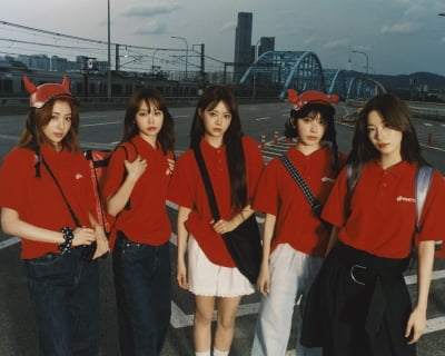 [공식] 르세라핌, 일본 오리콘 연간 차트서 K팝 걸그룹 최고·최다 랭크