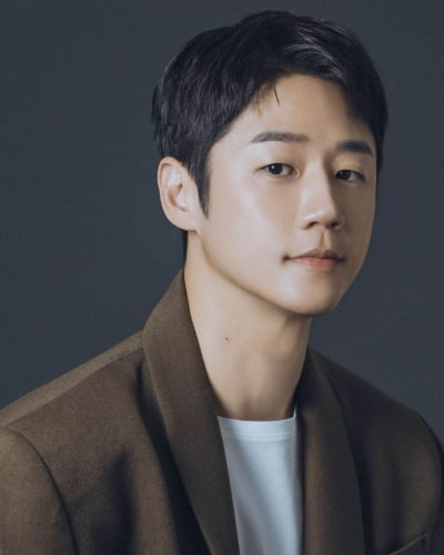 정준원, '8살 연하' 고윤정과 ♥핑크빛 8개월 차에 깜짝 소식 전했다…"사랑해주셔서 감사해"