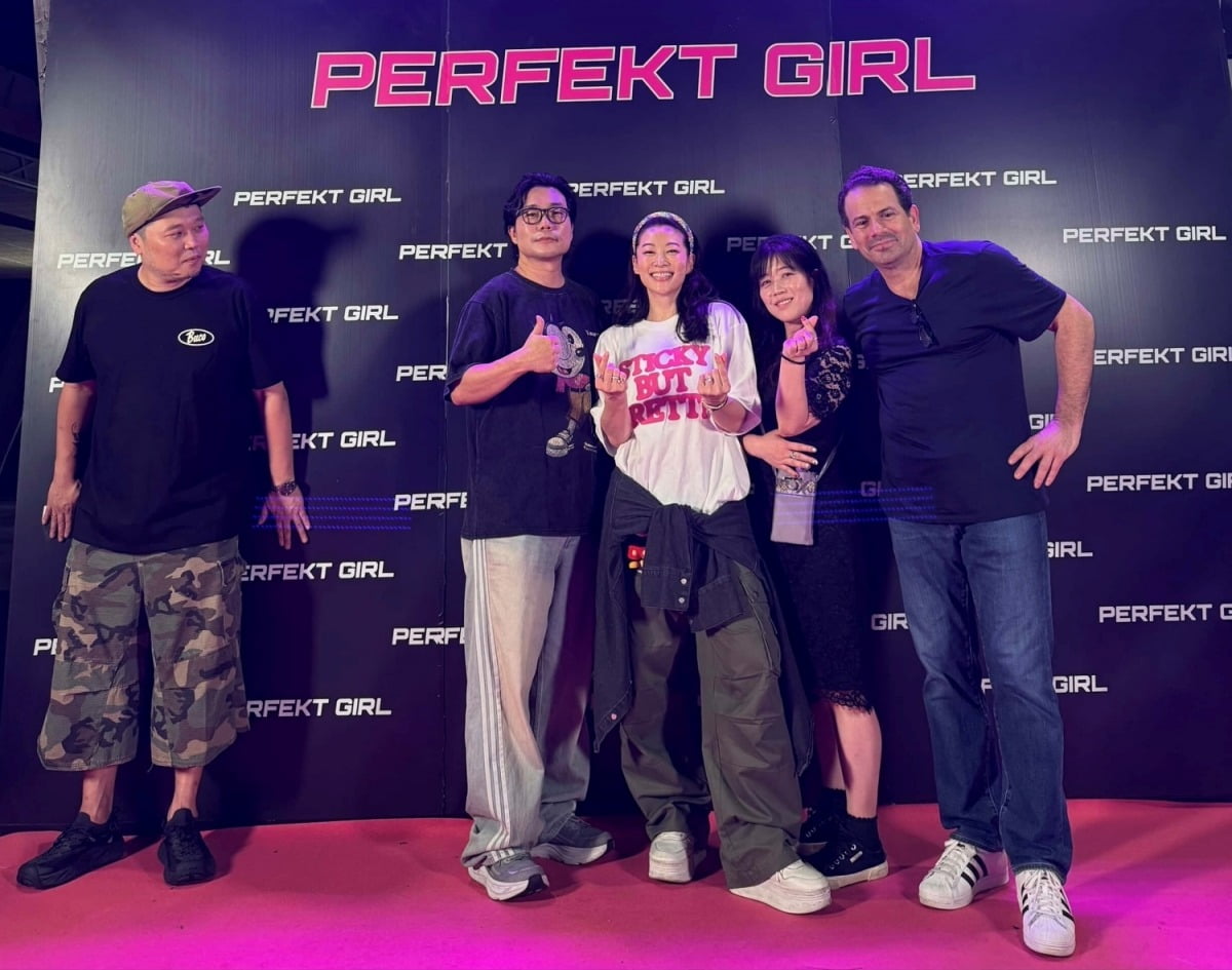 사진=영화 'Perfect Girl' 팀(왼쪽부터) 홍원기 쟈니브로스 대표 감독, 김준홍 쟈니브로스 대표 프로듀서, 배우 아덴조, 제니추 프로듀서, 스킷스트라우스 총괄 프로듀서)