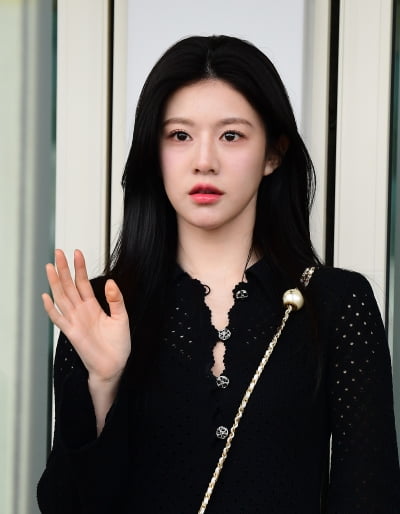 [공식] 고윤정, 정준원과 ♥핑크빛 7개월 만에 깜짝 소식 전했다…'언슬전'으로 TV 드라마 여자 주연 부문 수상