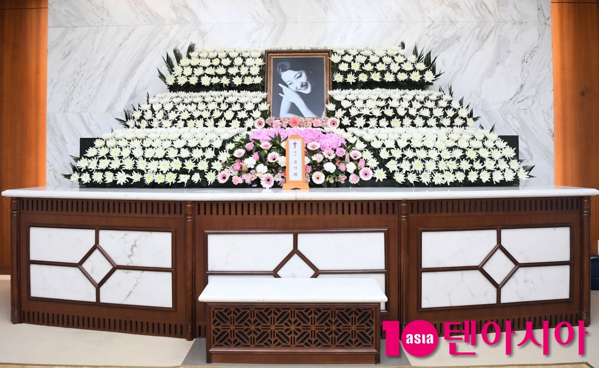 故 윤석화, 연극계의 대모 별이되다...뇌종양 투병 중 별세[TEN포토]