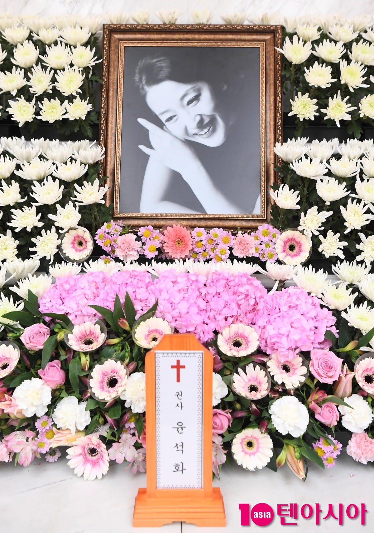 故 윤석화, 연극계의 대모 별이되다...뇌종양 투병 중 별세[TEN포토]