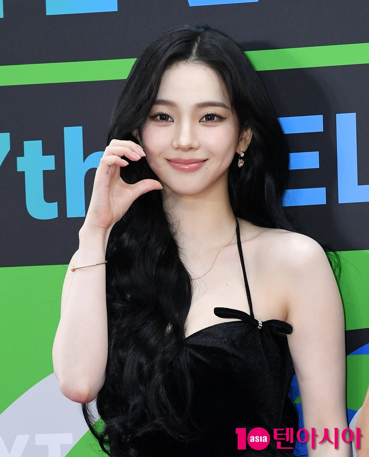 에스파 카리나, 사랑스러운 미소에 빠져든다[TEN포토]