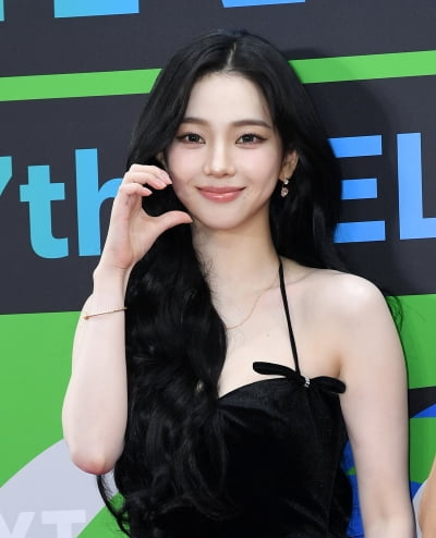 에스파 카리나, 사랑스러운 미소에 빠져든다[TEN포토]