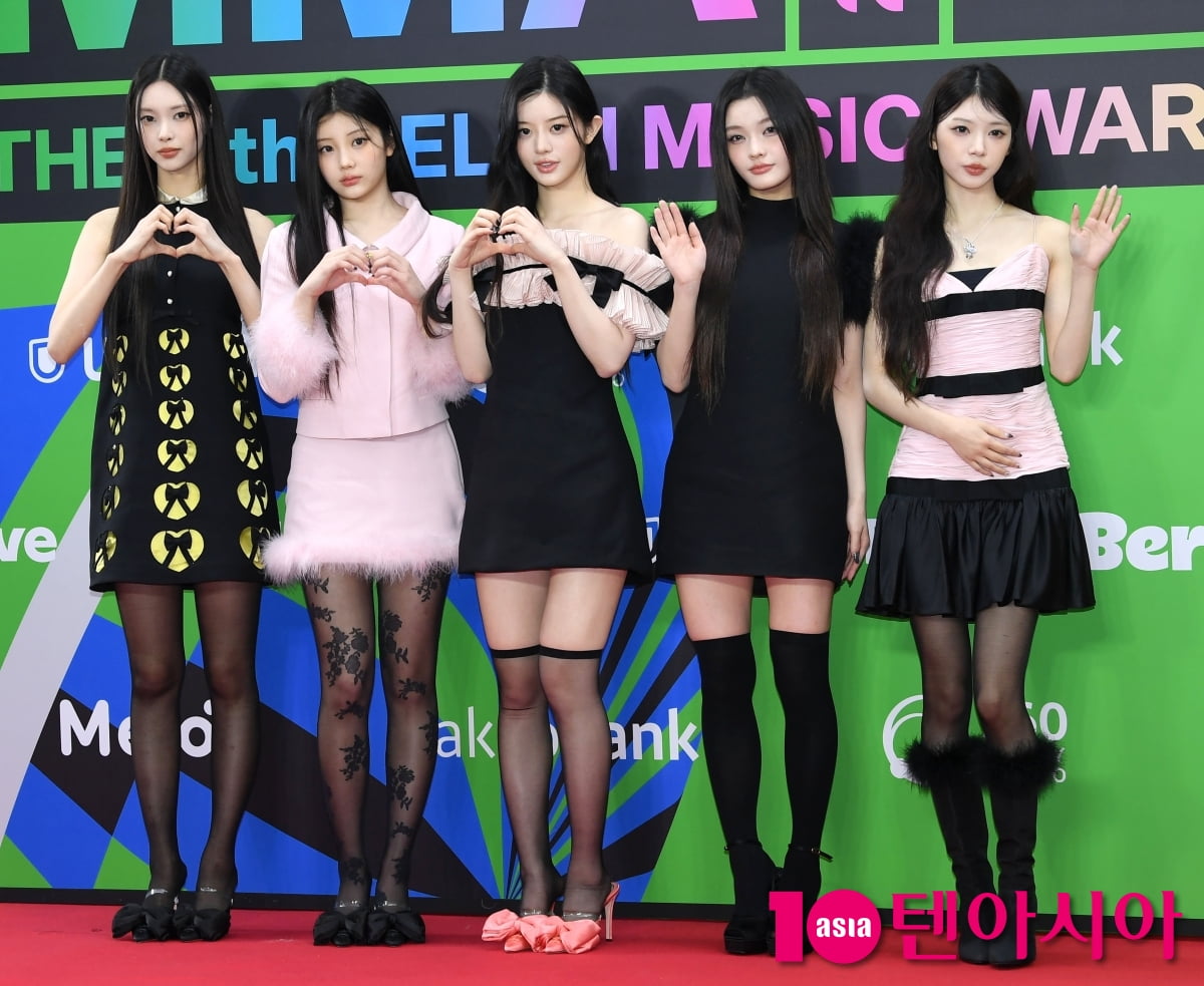 아일릿, 청순미 넘치는 인사[TEN포토]