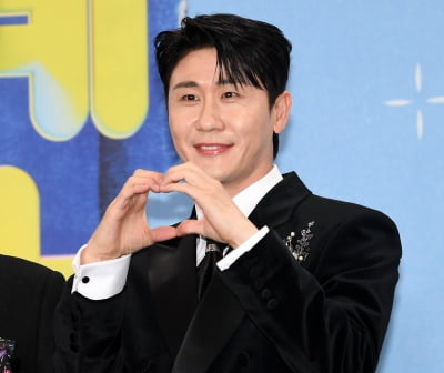 영탁, 마법 같은 꽃미소[TEN포토]