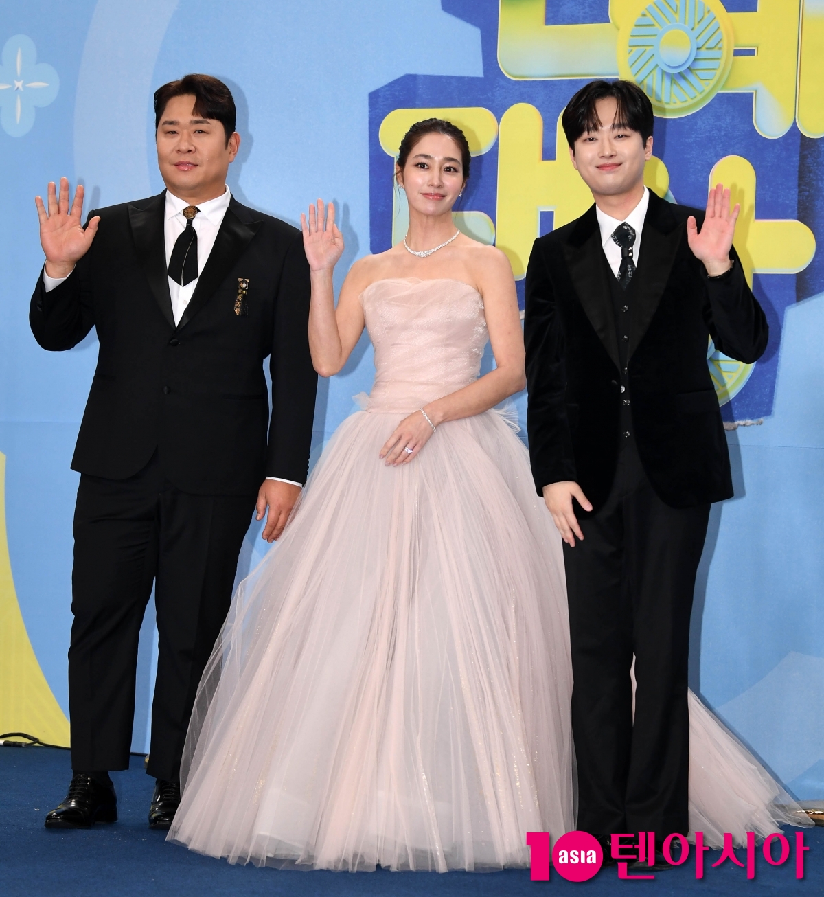문세윤-이민정-이찬원, 2025 KBS 연예대상 3MC[TEN포토]