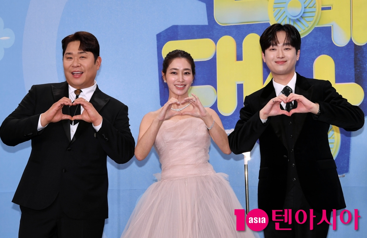 문세윤-이민정-이찬원, 2025 KBS 연예대상 3MC[TEN포토]