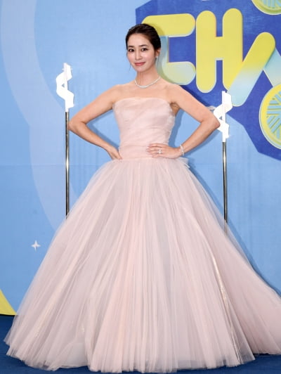 이민정, ♥이병헌이 반한 꽃미소...애둘 엄마 맞어?[TEN포토+]