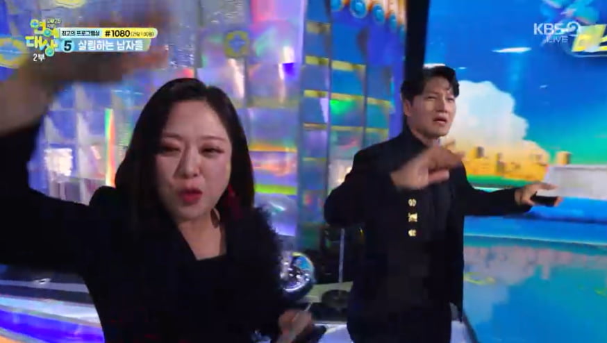 줄줄이 '활동 중단'했는데…김종국, 롱런 비결 밝혔다 "일·운동·집만 해" [KBS연예대상]