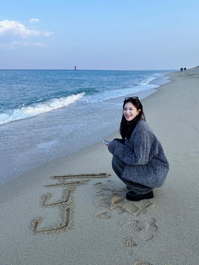 '결별' 이엘리야, 고려대 재학하더니…"수익 전액 기부" 깜짝 소식 전했다