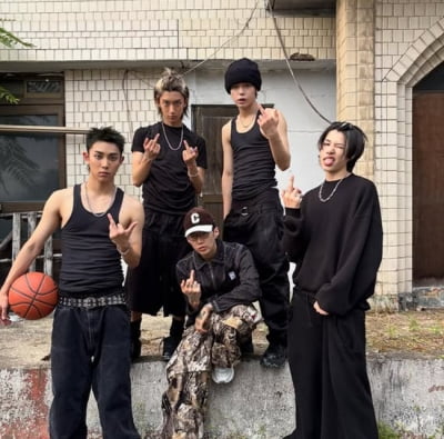 '뻐큐 논란' 박재범 아이돌, 데뷔 전부터 비호감 구설 휩싸이더니 4개월 차에 뮤직비디오 공개