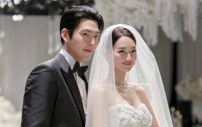 [공식] 김우빈♥신민아, 결혼식 현장 사진 최초 공개…사회는 이광수, 축가는 카더가든 [TEN이슈]