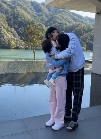 이지훈♥아야네, 성탄절 앞두고 둘째 유산…임테기 두 줄에 온 가족 껴안았는데 [전문]