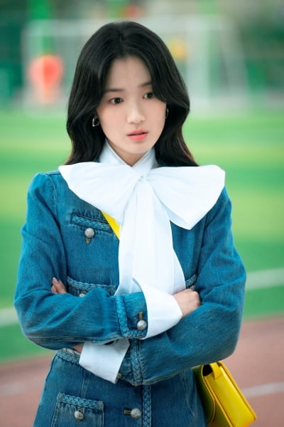 김혜윤, 신세경 자리 꿰찼다더니…변우석과 ♥핑크빛 2년 만에 혼혈 문짝남과 호흡 ('오인간')