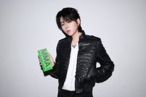 2025 멜론뮤직어워드(MMA2025)에서 지코가 선택한 재킷 어디꺼? 맥퀸(McQueen)